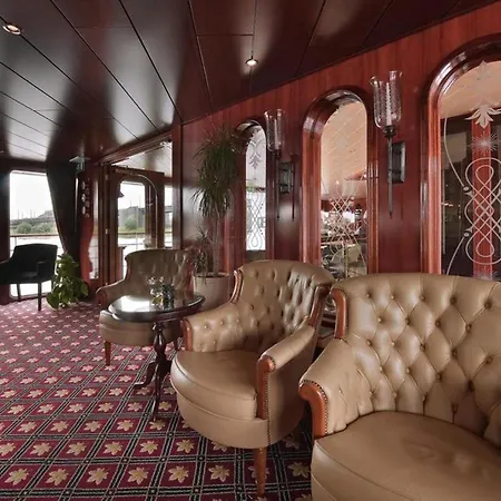 Botel Fairtours Hotelschiff Rembrandt Van Rijn*** Koeln
