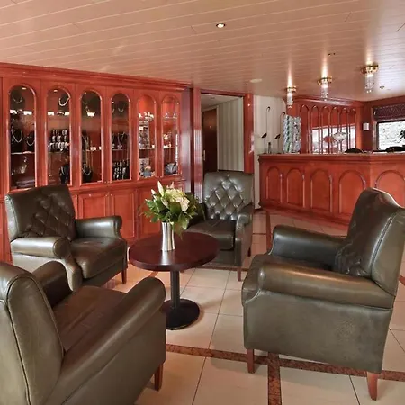 Botel Fairtours Hotelschiff Rembrandt Van Rijn*** Koeln *