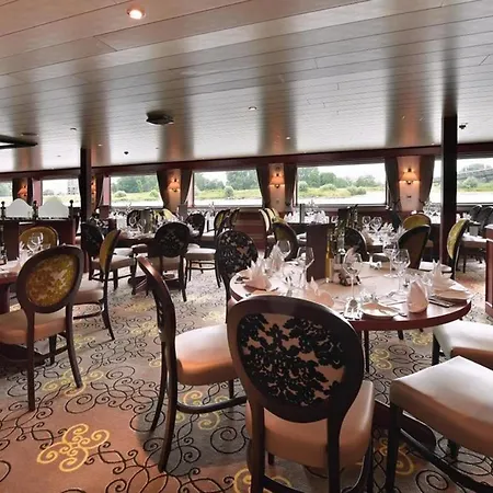 Botel Fairtours Hotelschiff Rembrandt Van Rijn*** Koeln